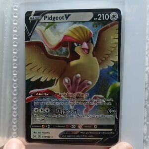 Pidgeot V Trading Card